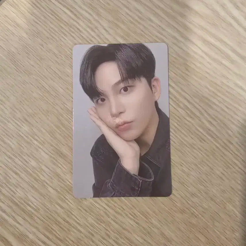 에이티즈 종호 7주년 팝업 8ROOM 에잇룸 트레 카 포카