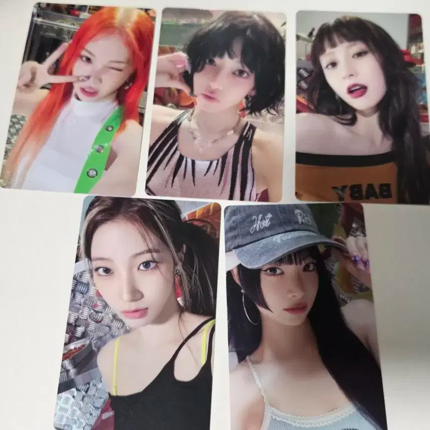 르세라핌 스파게티 SPAGHETTI 위버스 미공포 포카세트 양도합니다.