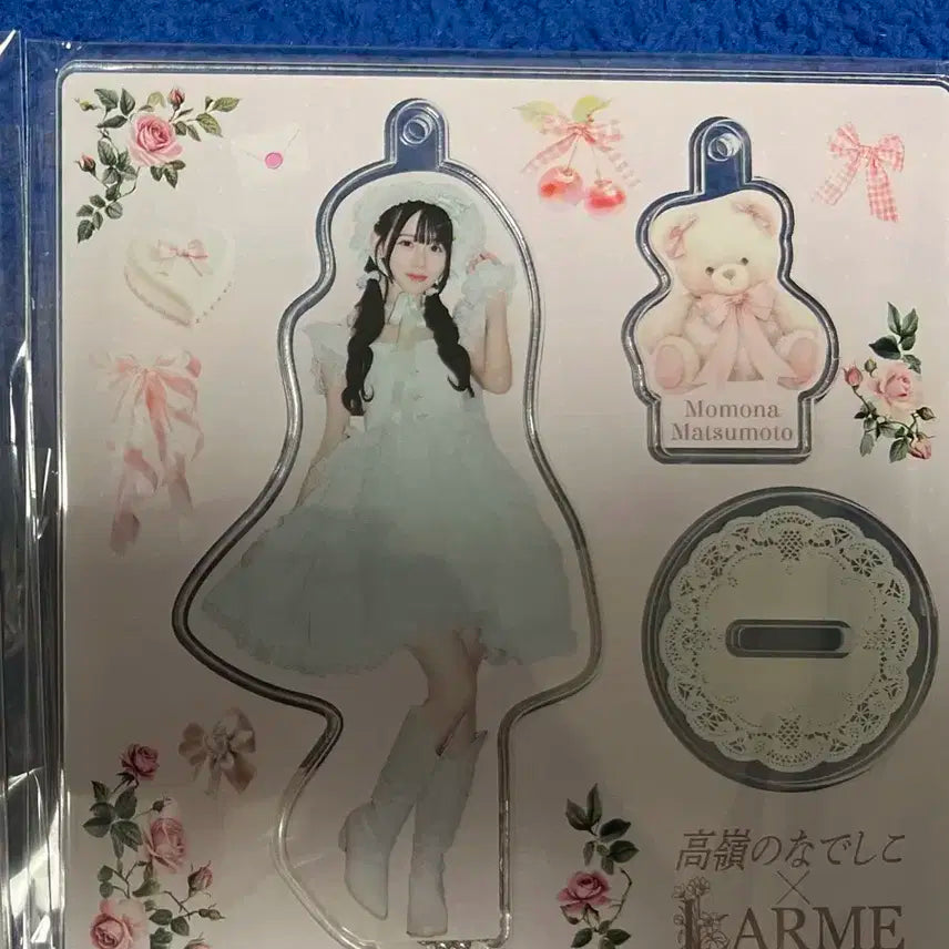 타카네노 나데시코 라르메콜라보 아크릴 마츠모토 모모나