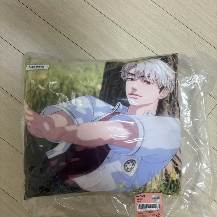 플레이브 은호 애니플러스 쿠션 미개봉