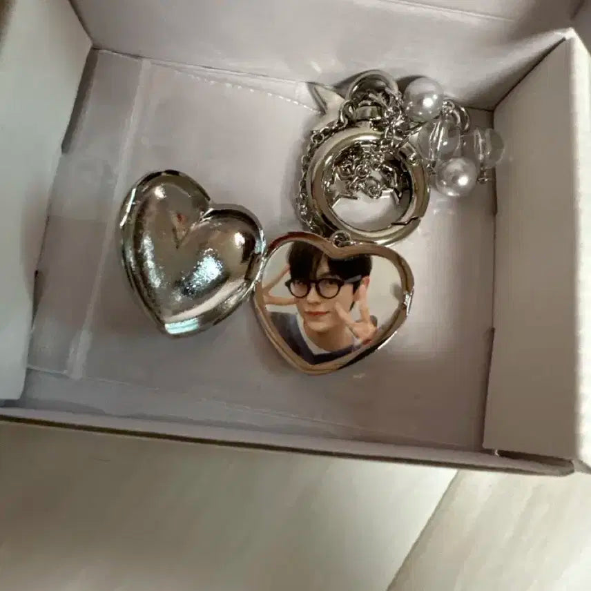 엔시티위시 유우시 스테디 팝업 하트 팬던트 키링