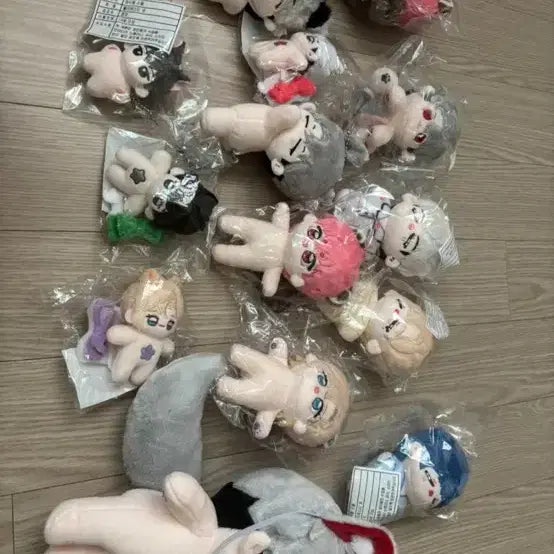 플레이브 뱃지 및 인형 일괄 원가양도