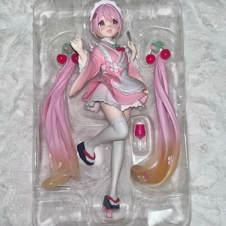 사쿠라미쿠 찻집 ver 하츠네 미쿠 판매