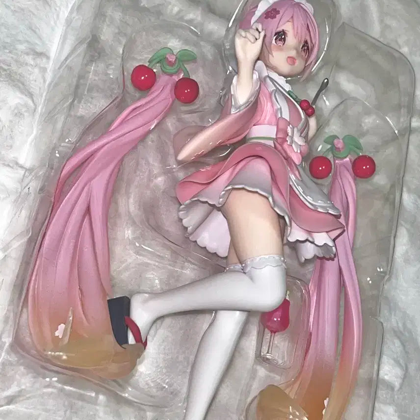 사쿠라미쿠 찻집 ver 하츠네 미쿠 판매