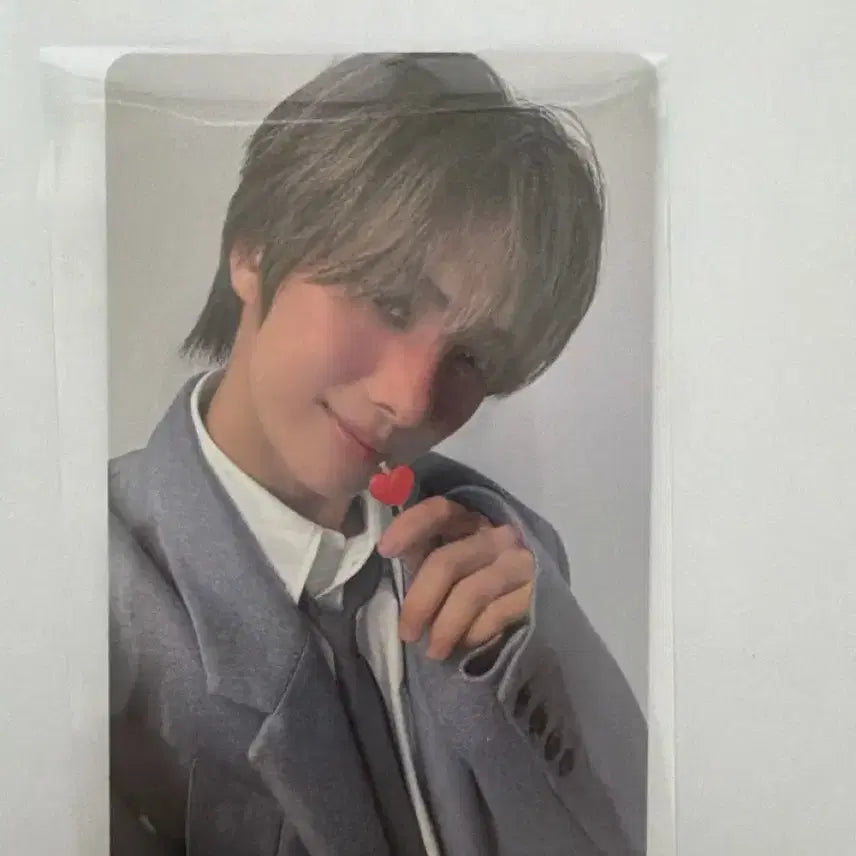 투어스 위버스 럭드 영재