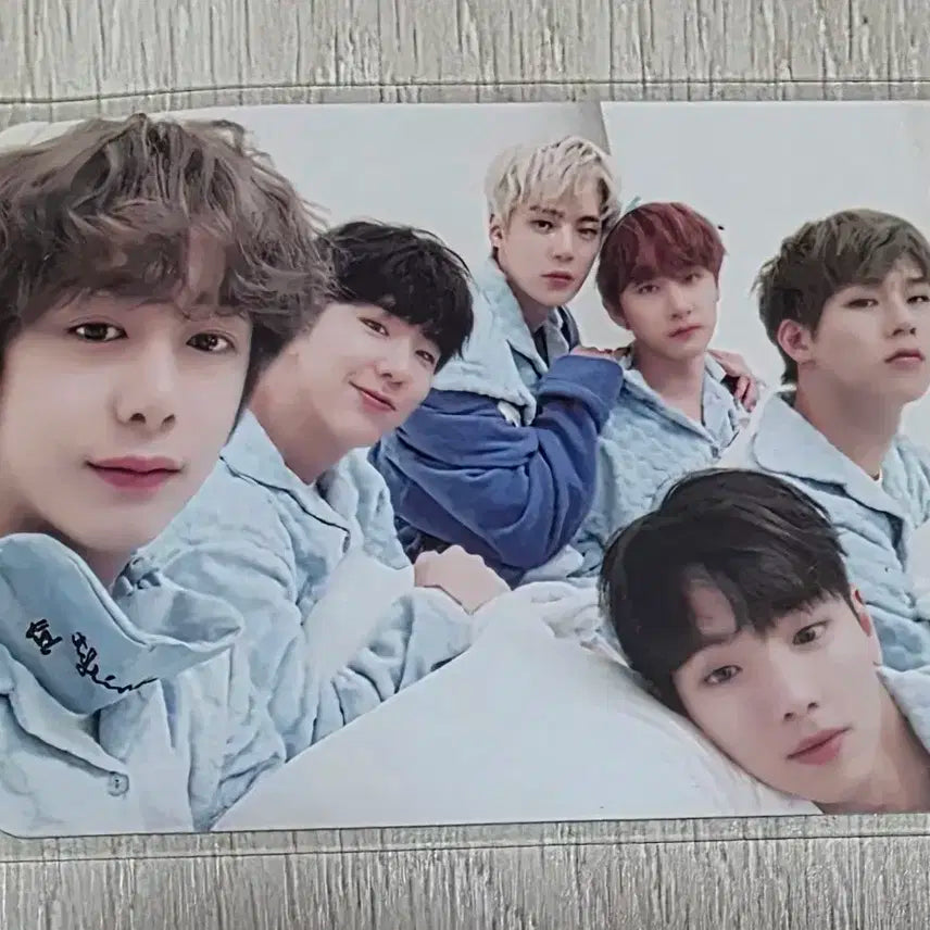 몬스타엑스 홈파티 단체 포카