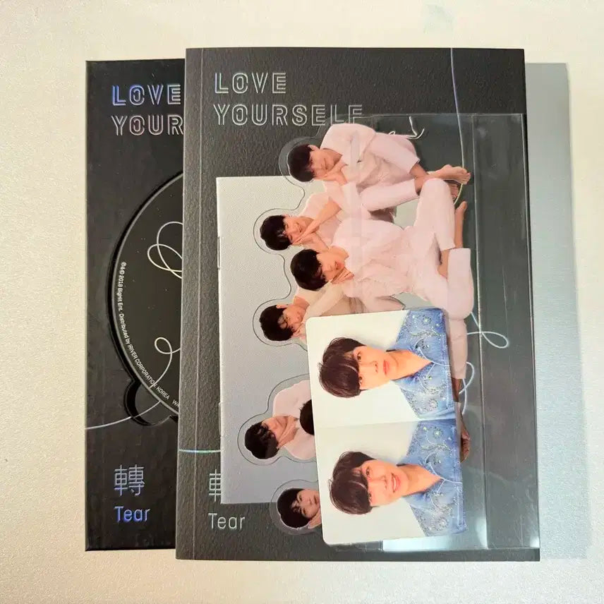 방탄 럽유셀 티어 앨범 R + 제이홉 포카 + 앨범 구성품