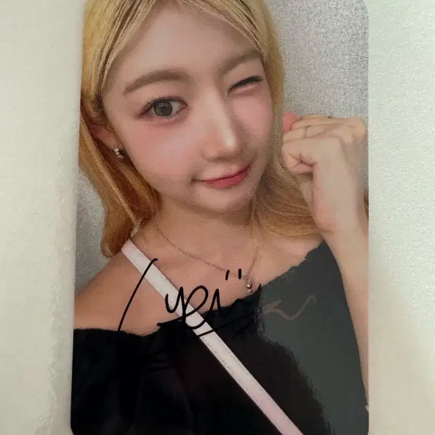 피프티피프티 fiftyfifty 아육대 친필 싸인 포카 양도