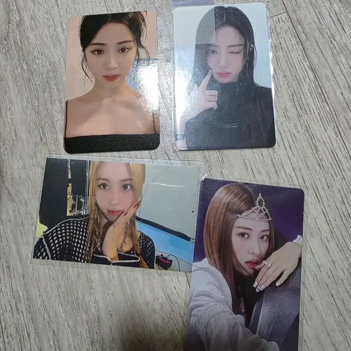 르세라핌 허윤진 언포기븐 피어나다 피어리스 포카 일괄