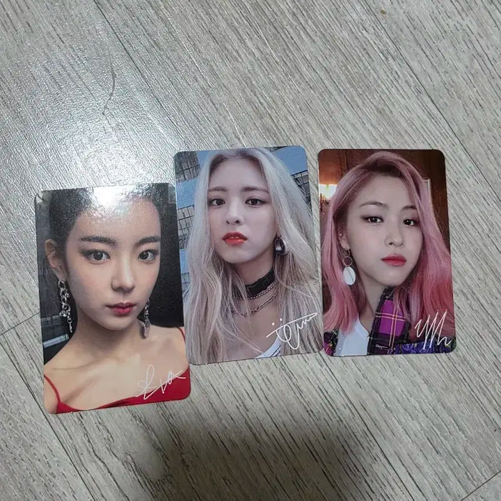 있지 유나 리아 류진 싸인프린트 포카 일괄