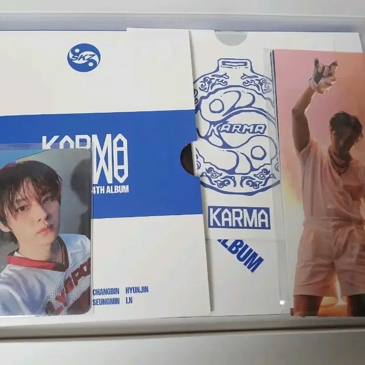 스트레이키즈 카르마 개봉앨범 판매
