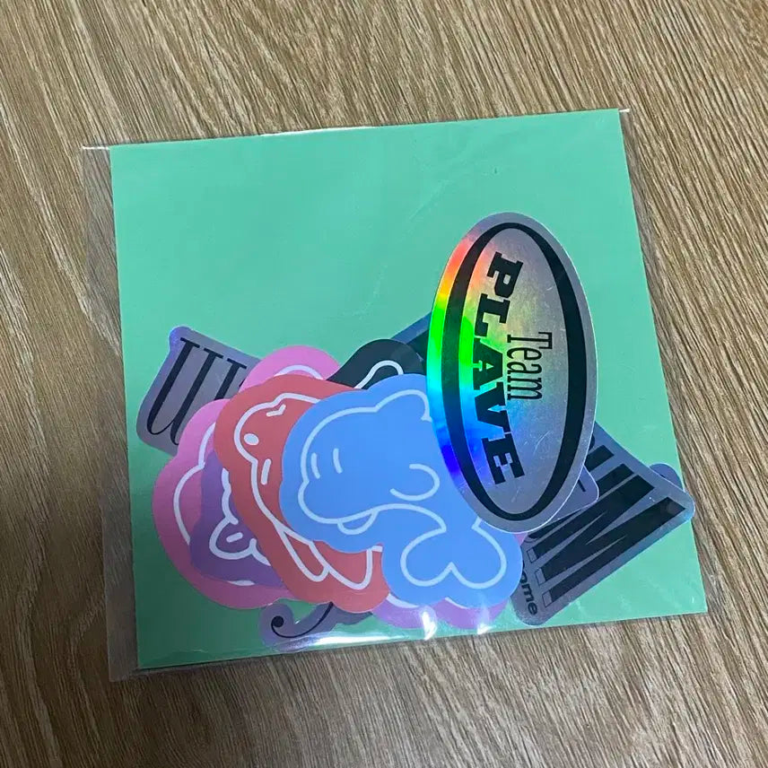 플레이브 육여름 스티커