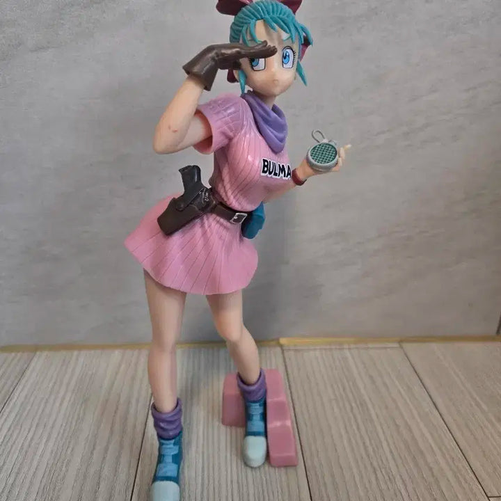 드래곤볼 부르마 피규어