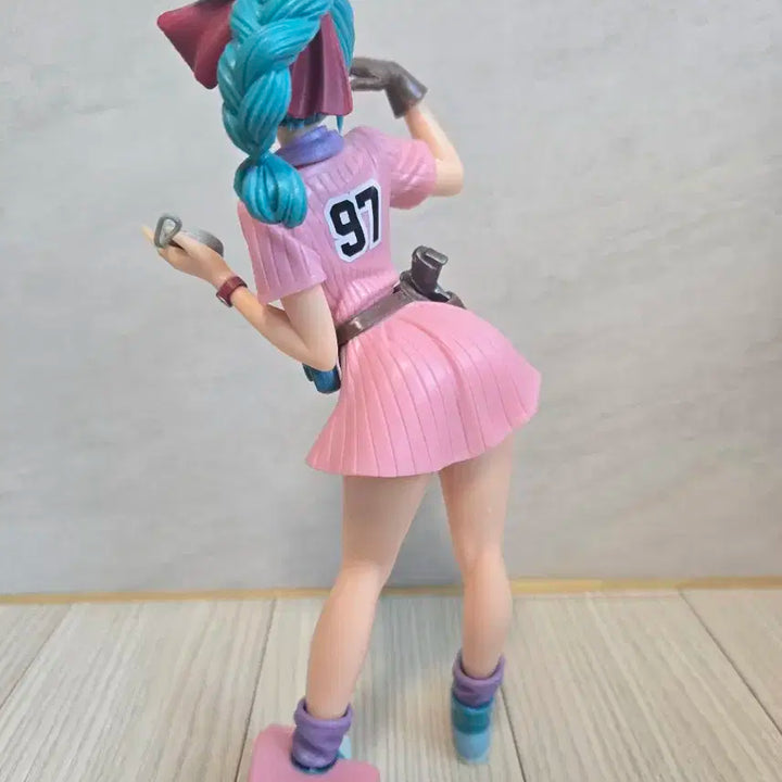 드래곤볼 부르마 피규어