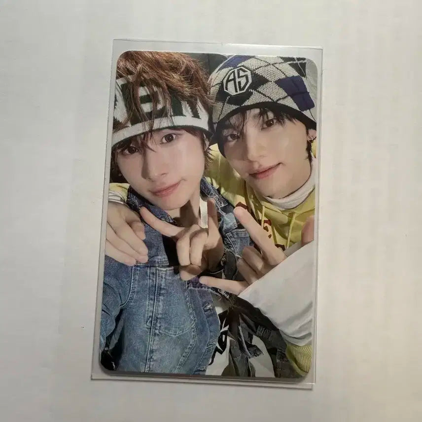 투어스 신유 경민 맏막즈 플레이하드 위버스 유닛 앨범 포카 판매