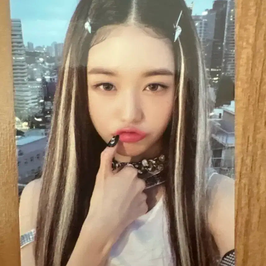 after like 장원영 포카