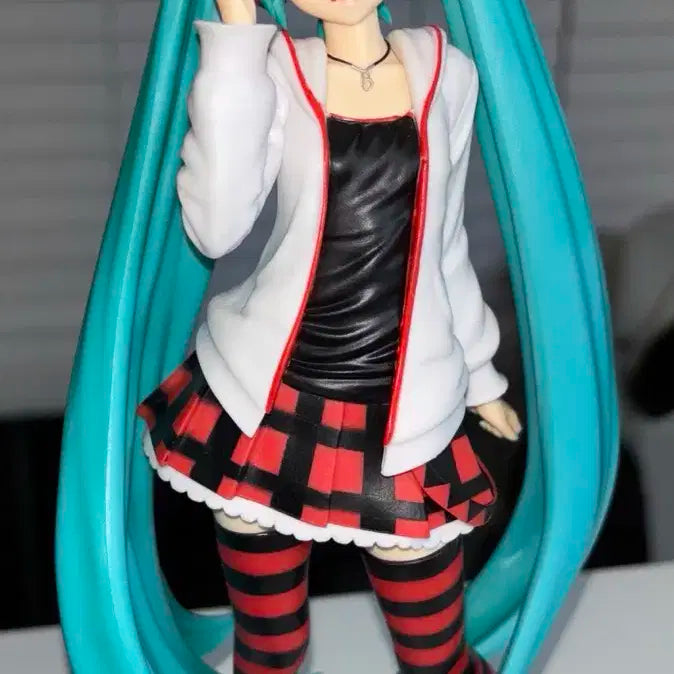 안경 하츠네 미쿠 피규어