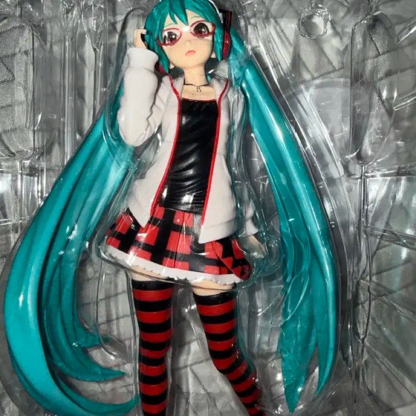 네추럴 프로젝트 디바 안경 미쿠 피규어