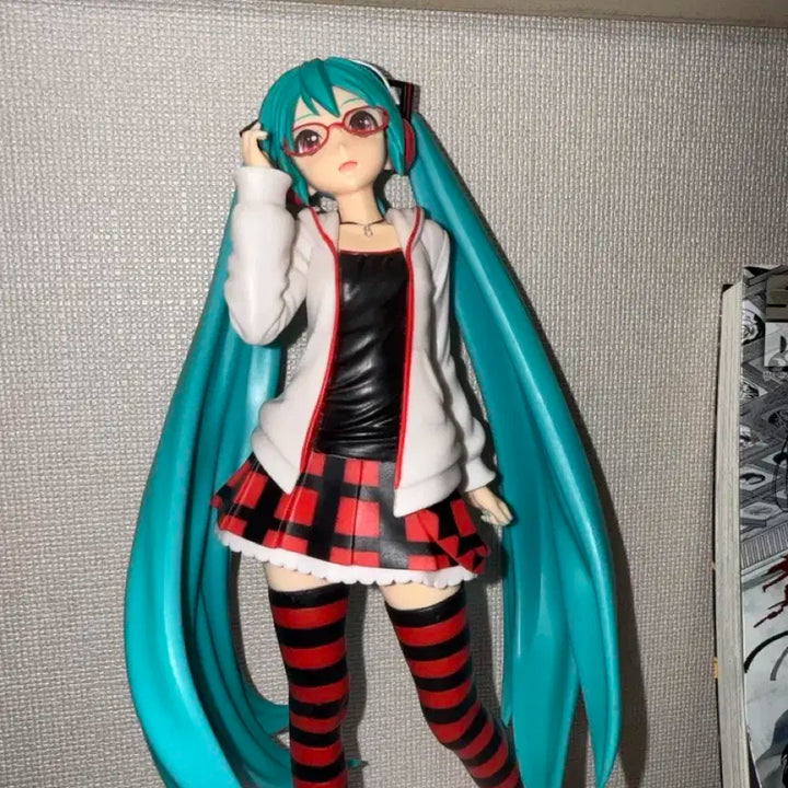 네추럴 프로젝트 디바 안경 미쿠 피규어