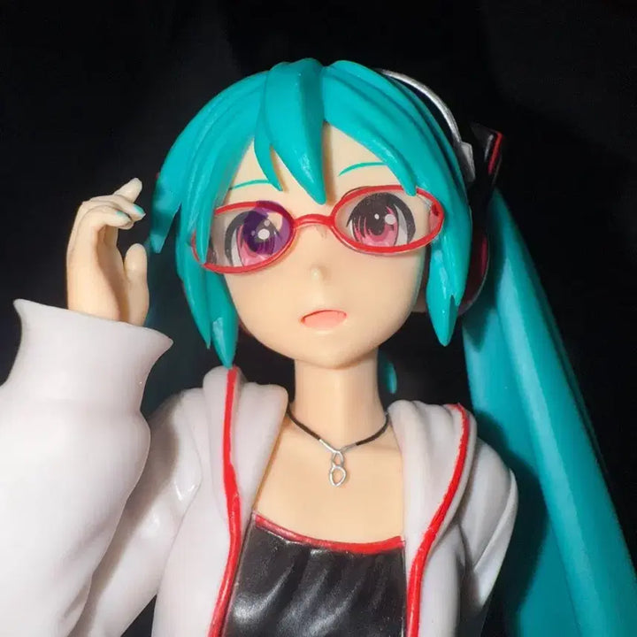 네추럴 프로젝트 디바 안경 미쿠 피규어