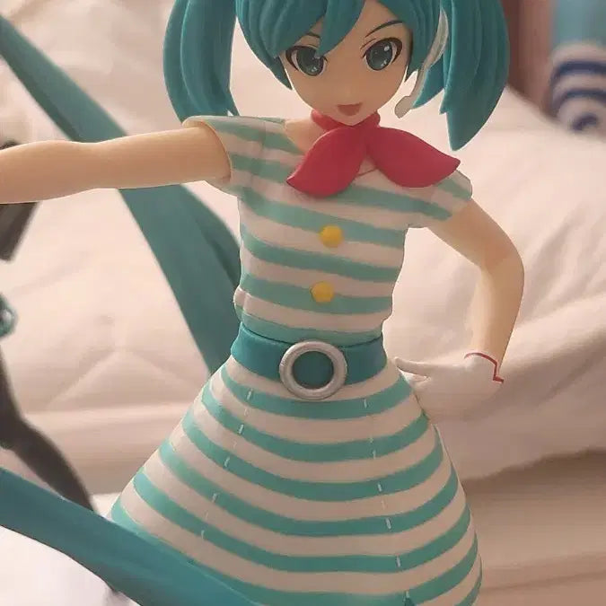 미쿠 고전 슈퍼 프리미엄 디바 피규어