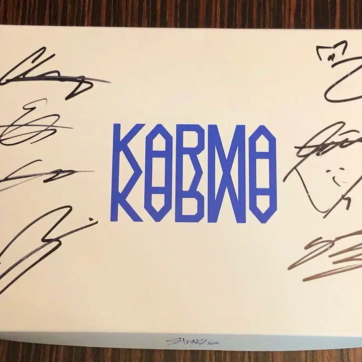 스트레이키즈 (stray kids) 친필싸인앨범