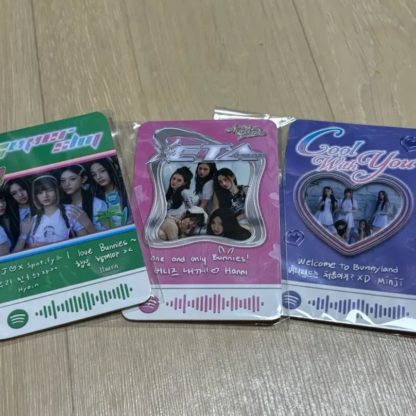 뉴진스 하우스윗 위버스 버전 + 스포티파이 포토카드 증정