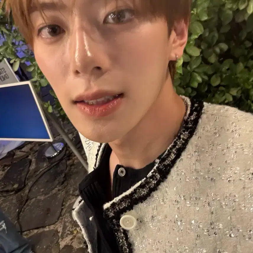 유강민 전시회 포카 판매