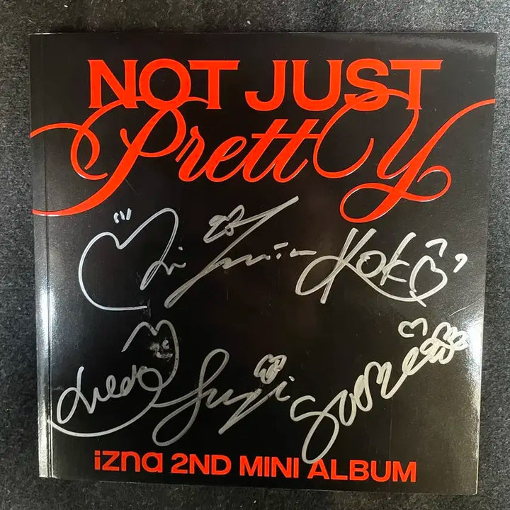 [미개봉] 이즈나 미니2집 비매 싸인 앨범