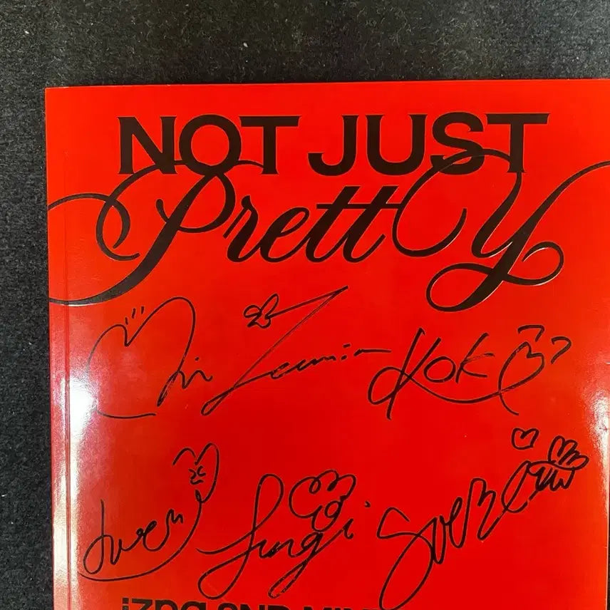 [미개봉] 이즈나 미니2집 비매 싸인 앨범