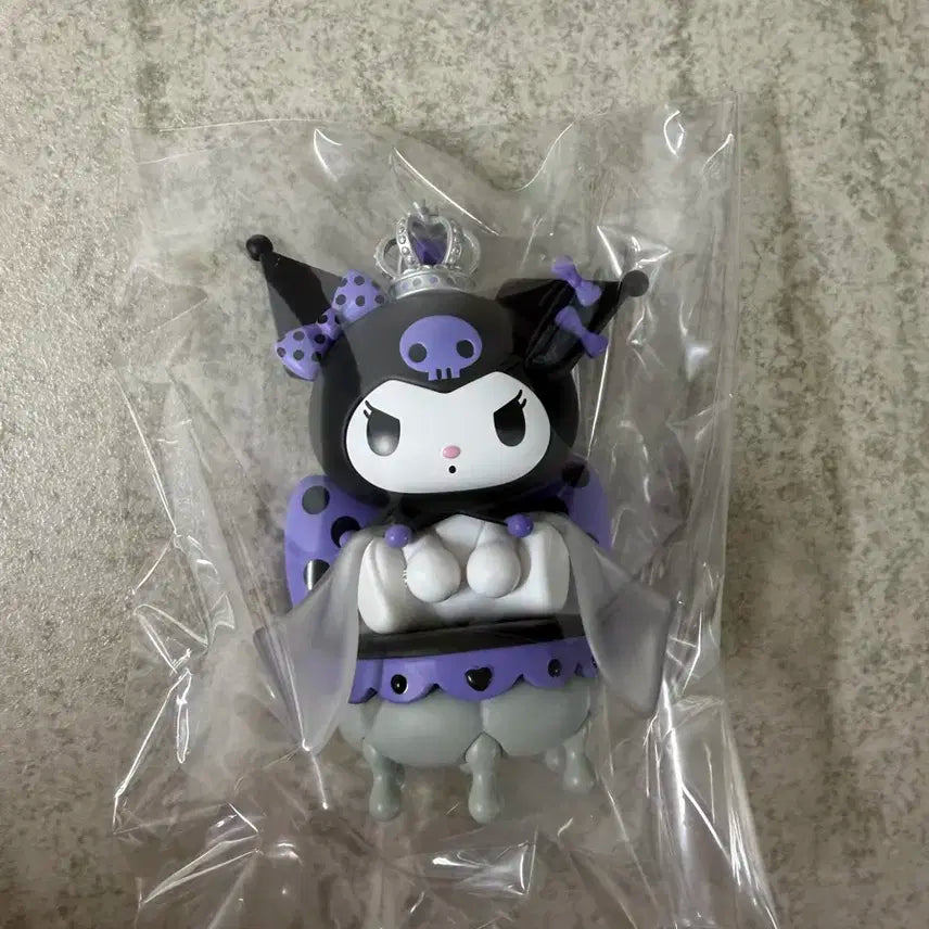 산리오 미드나잇 쿠로미 피규어