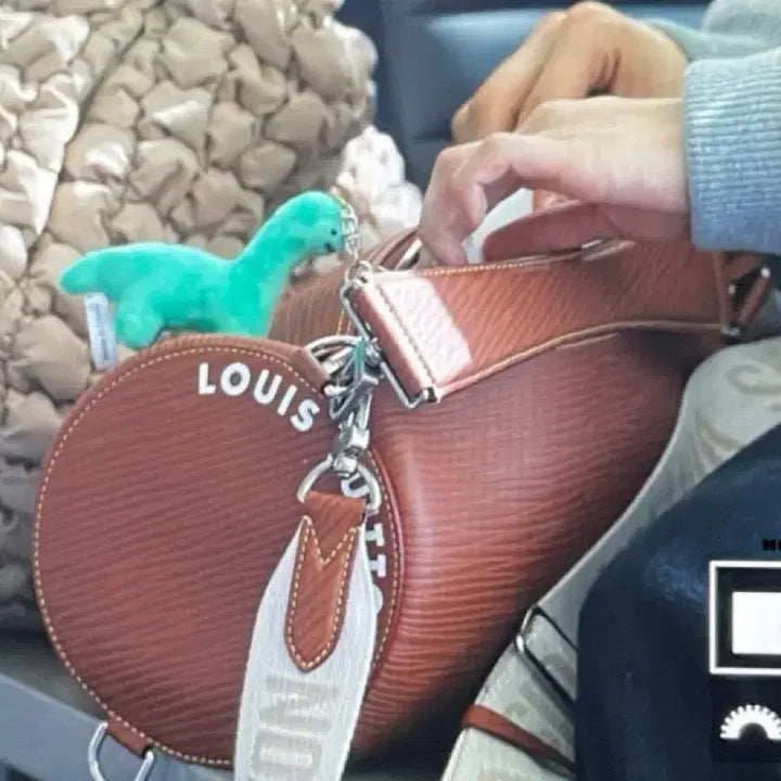 앤톤 브라키오 키링