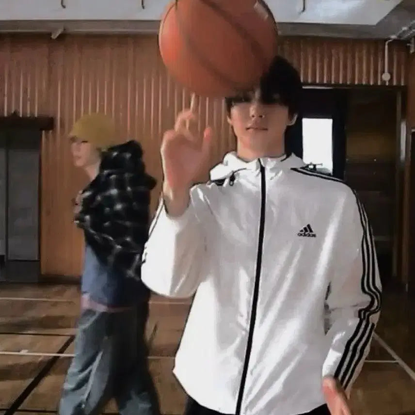 앤톤 브라키오 키링