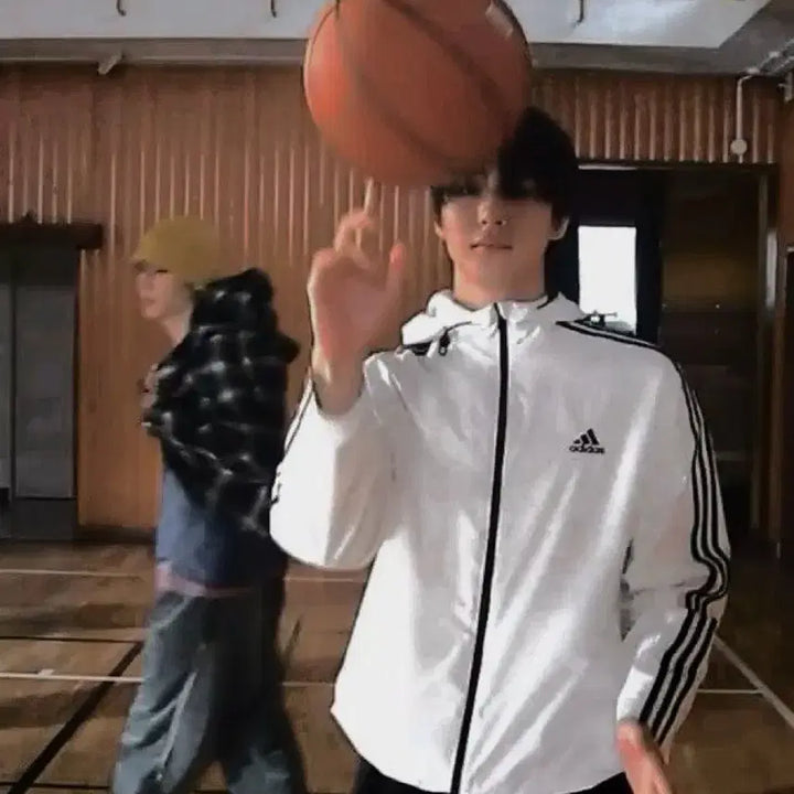 앤톤 브라키오 키링