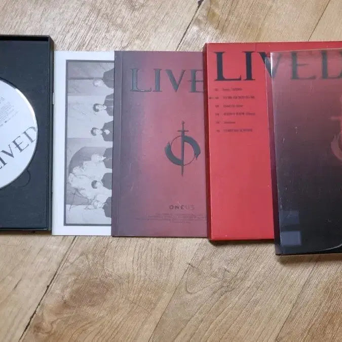 원어스 LIVED 앨범 팔아요