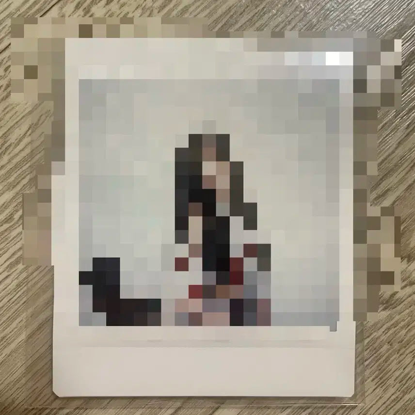 베이비몬스터 로라 미공개 폴라로이드