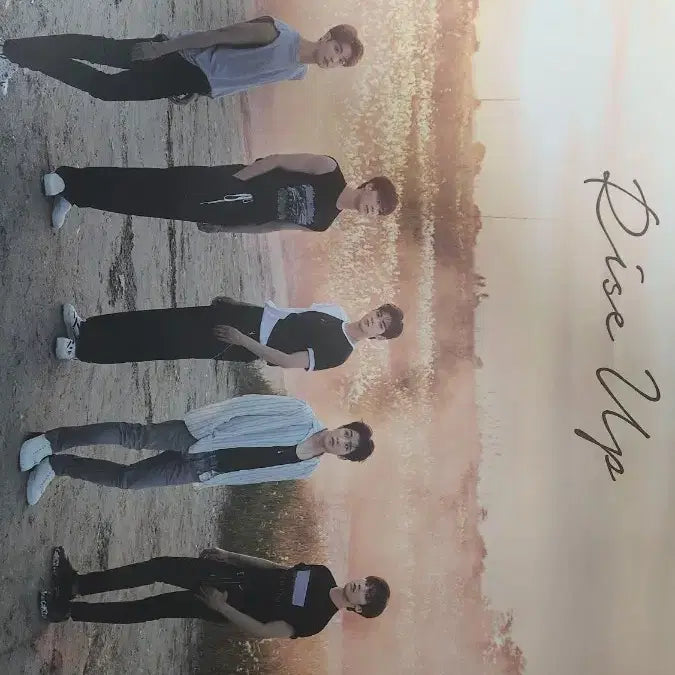 아스트로 라이즈업 앨범, 포스터