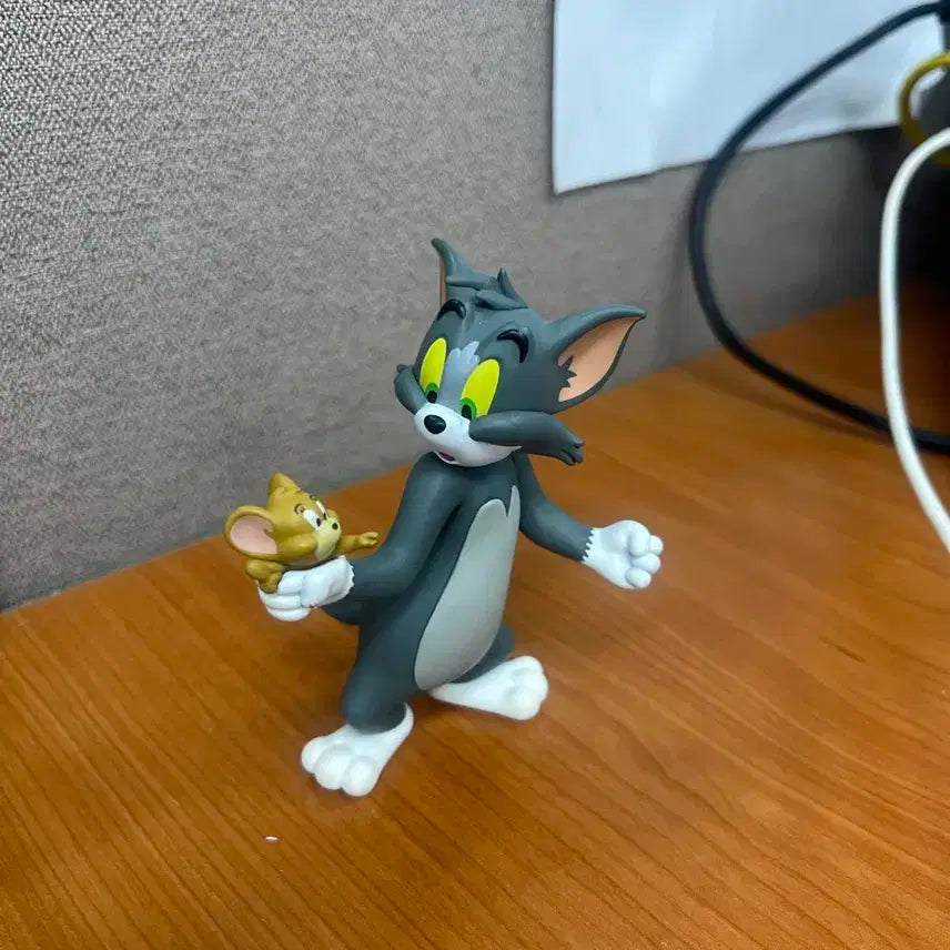 톰과제리 피규어