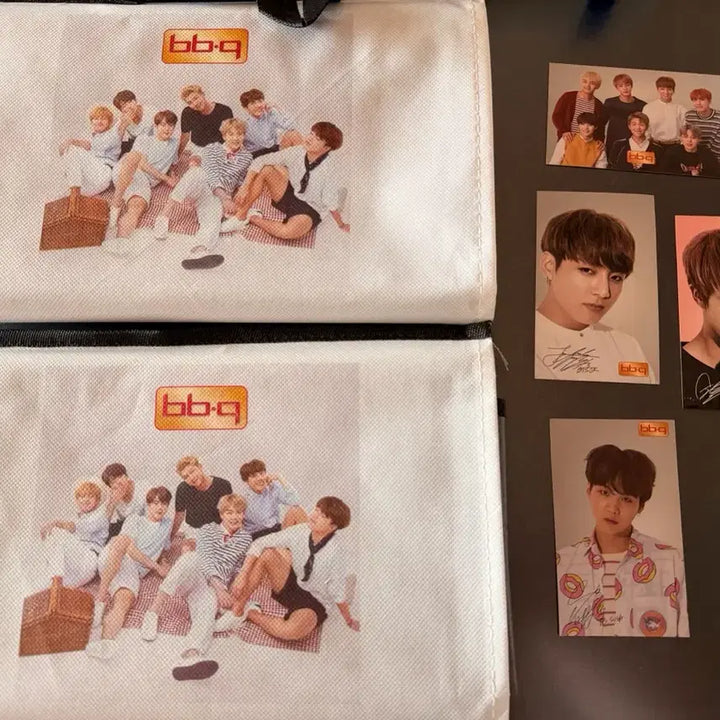 방탄소년단 BBQ 콜라보 돗자리 + 포토카드 일괄