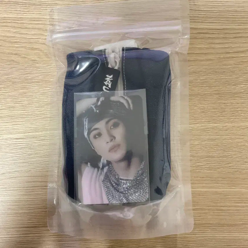 엔시티유 마크 배기진스 데님 파우치 포토카드 포카 미개봉