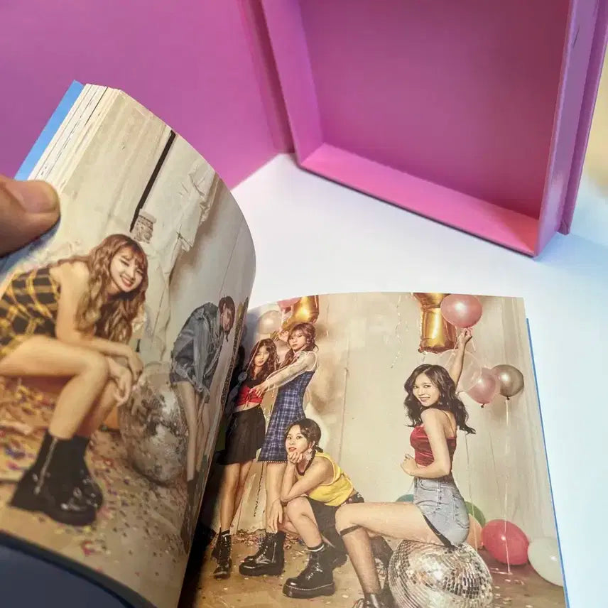 트와이스 정규 1집 앨범 Twicetagram