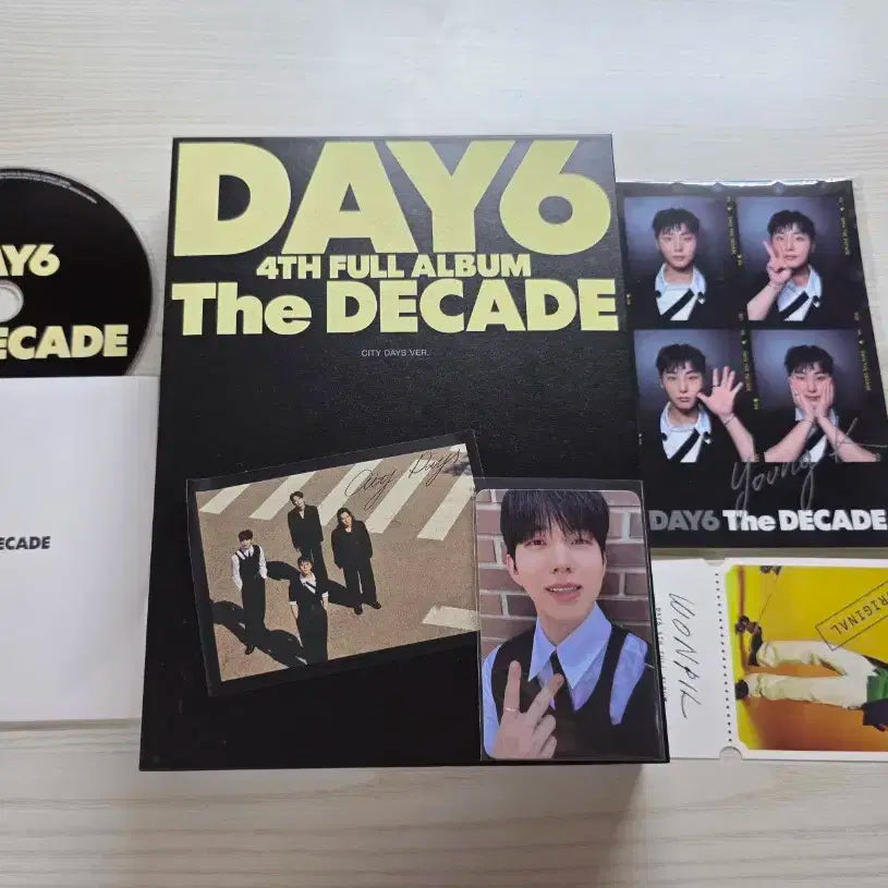 데이식스 더데케이드 앨범 초도한정 영케이 네컷 포함