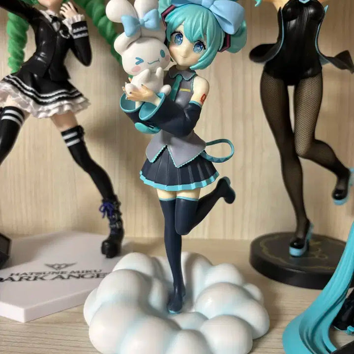 시나모롤 미쿠 피규어