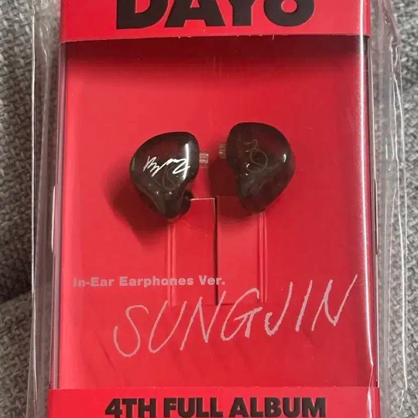 The DECADE / DAY6 / 성진 / 인이어