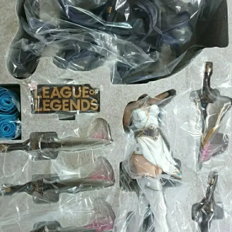 인피니티 스튜디오 이렐리아 피규어 팝니다