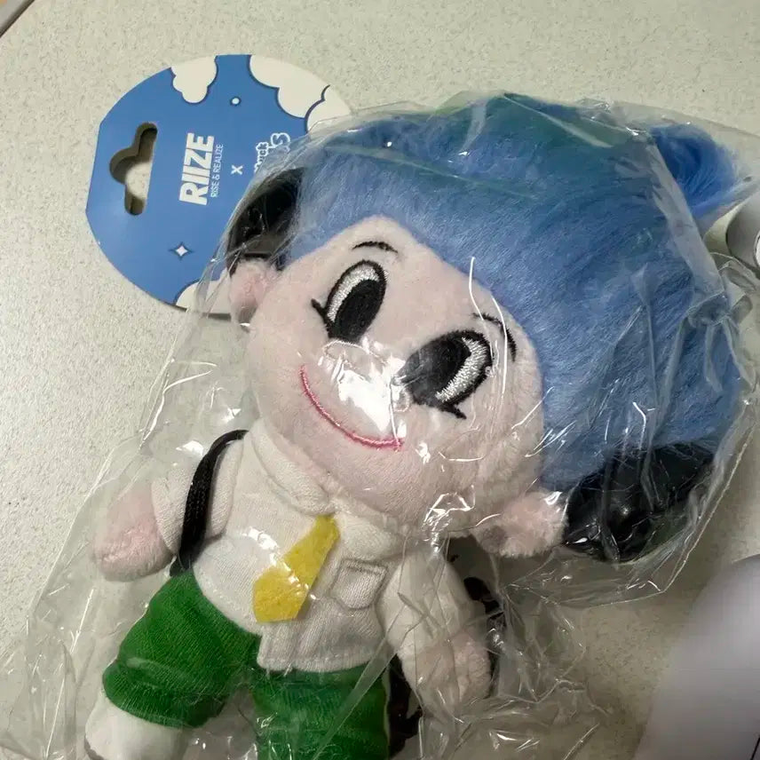 앤톤 트롤 콜라보 인형 양도합니다. 미개봉입니다.