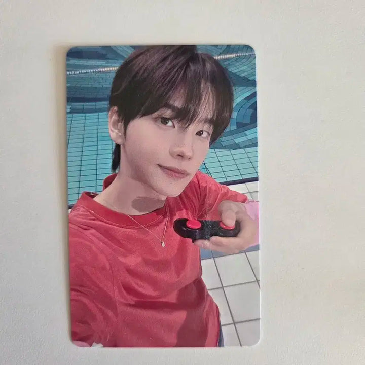 투어스 신유 play hard 플레이하드 타워레코드 오프라인 럭드