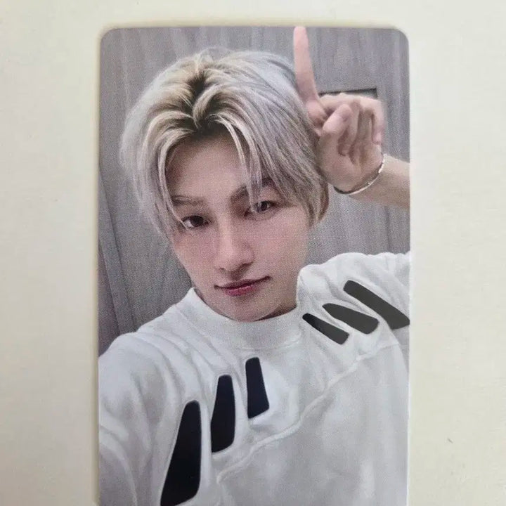 투어스 지훈 play hard 플레이하드 hmv 오프라인 럭드