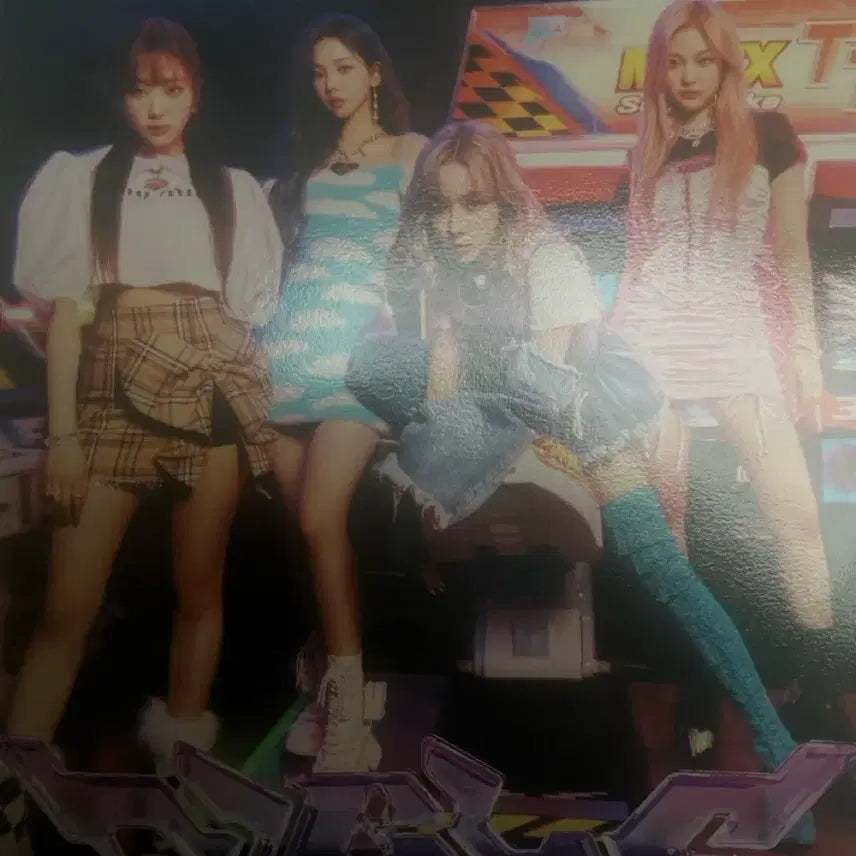 에스파 Girls 개봉 앨범(O스티커, X포카, X포스터, XCD)