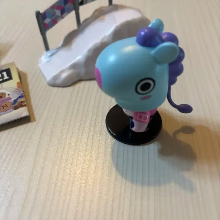 BT21 제이홉 망이 피규어